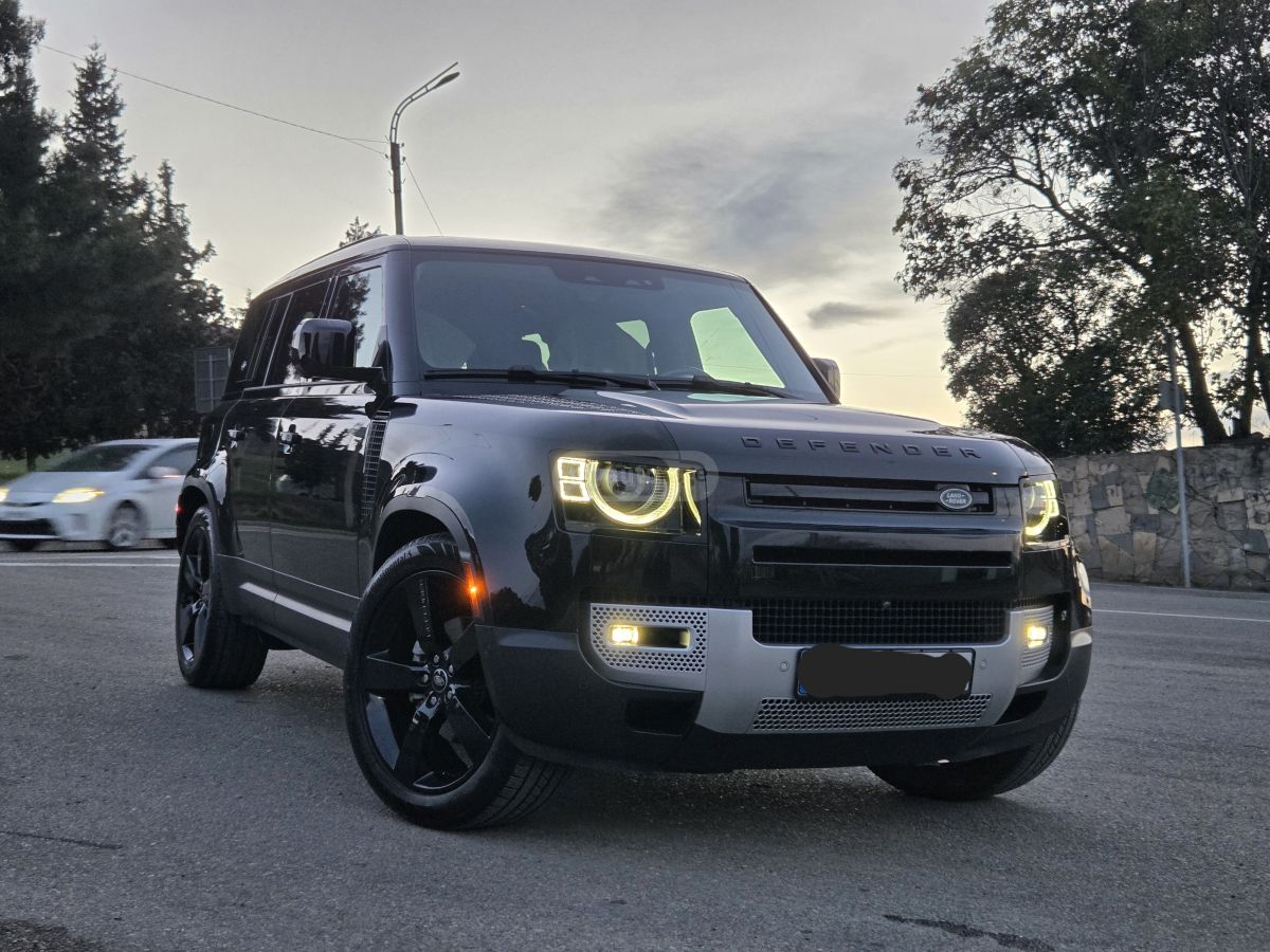 Land Rover Defender 110 2024 — миниатюра 1