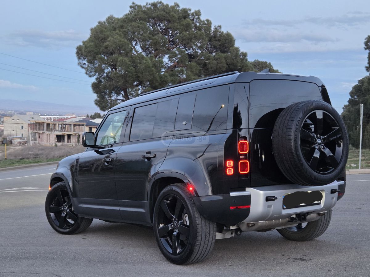 Land Rover Defender 110 2024 — миниатюра 11