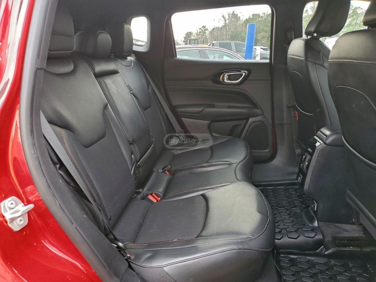 Jeep Trailhawk 4dr 4x4 Automatic — миниатюра 10