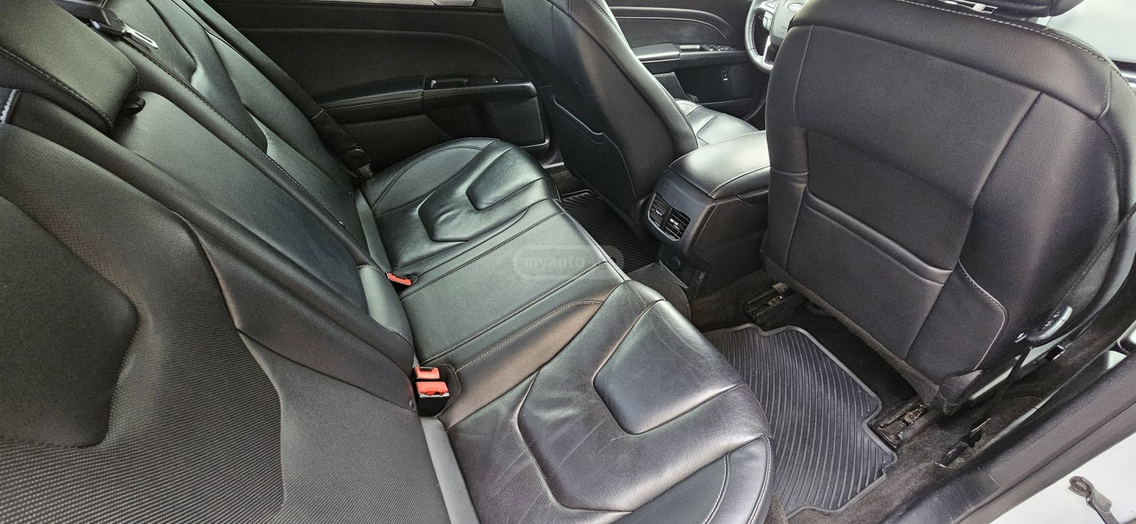 Ford Fusion - фото 11