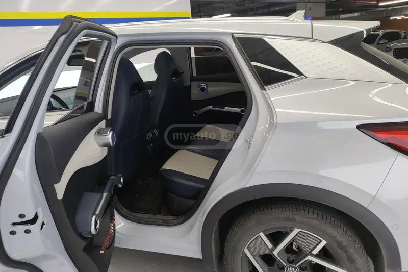 BYD Yuan - фото 12