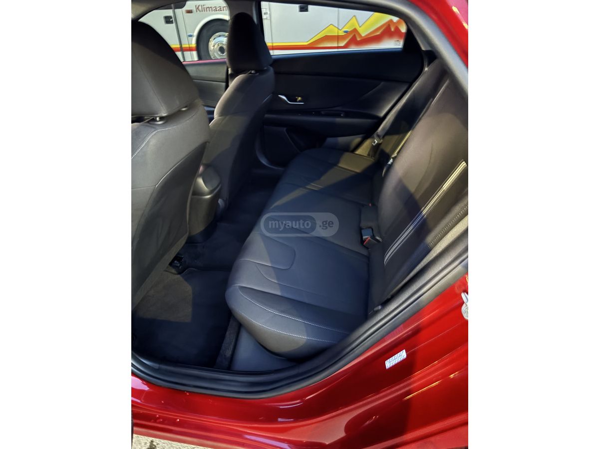 Hyundai Elantra - фото 2