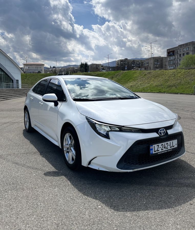 Toyota Corolla - фото 1