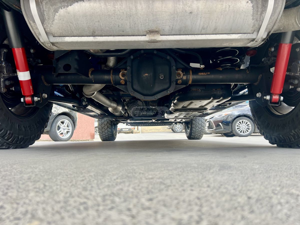 Jeep Wrangler - фото 14