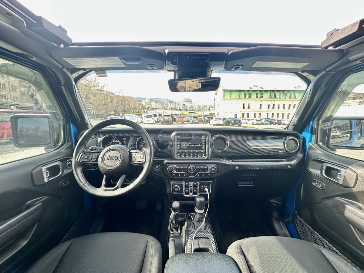 Jeep Wrangler - фото 8