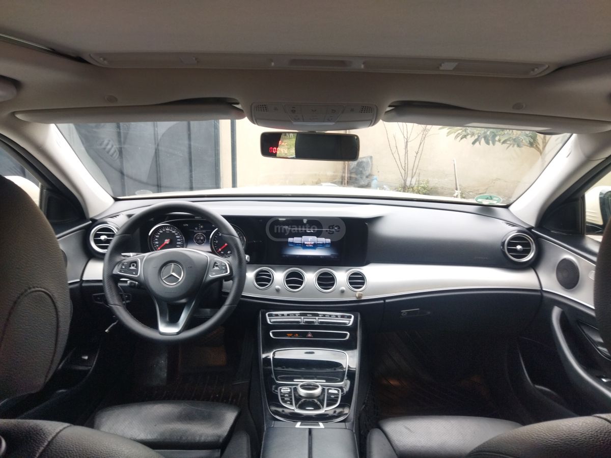 Mercedes-Benz E 200 - фото 4