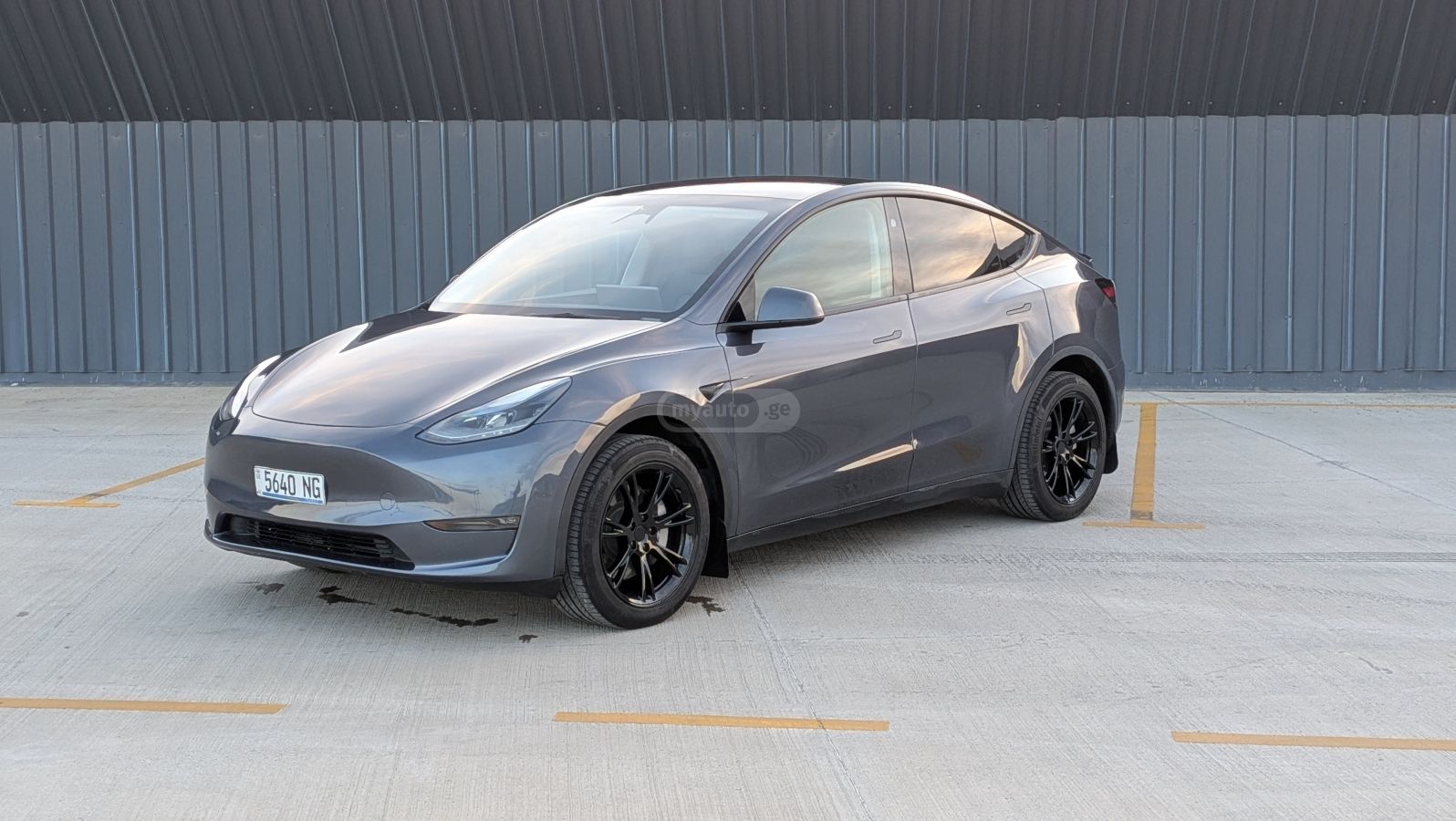 Tesla Model Y - фото 1