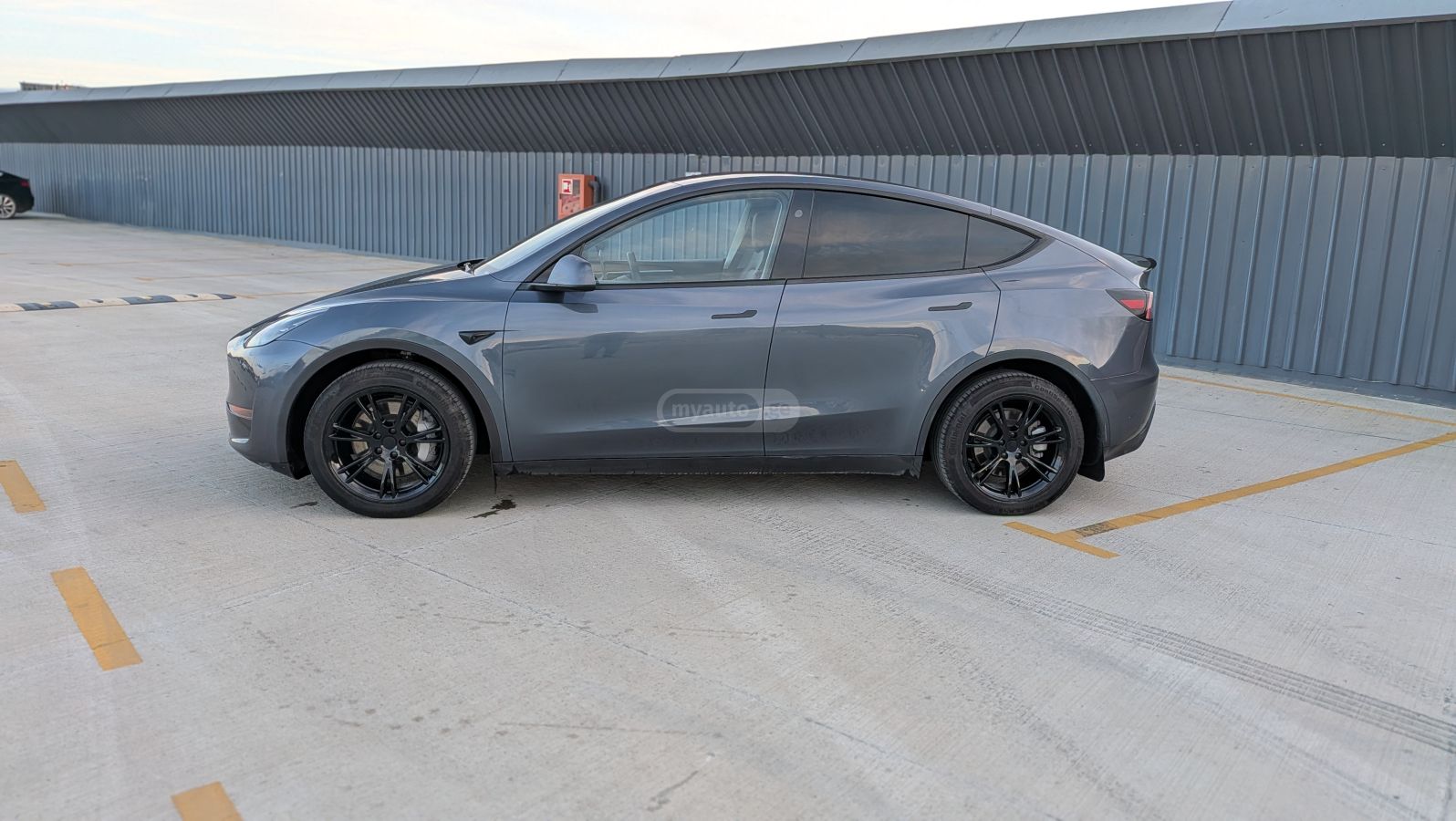 Tesla Model Y - фото 2