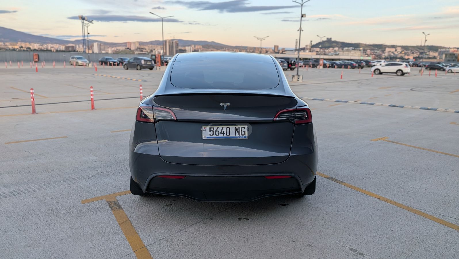 Tesla Model Y - фото 4