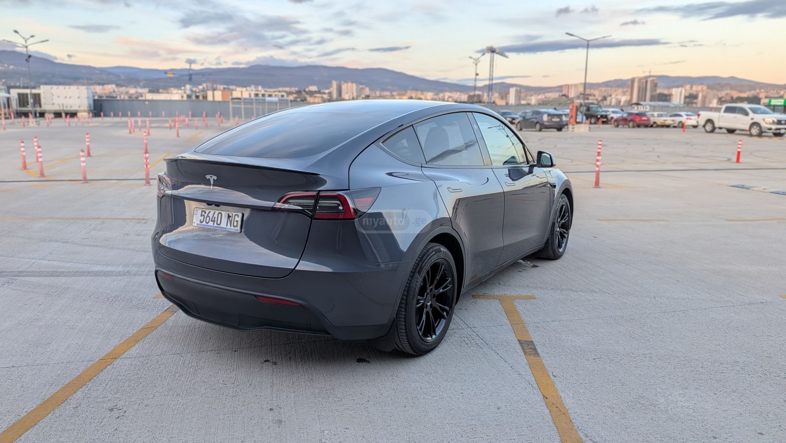 Tesla Model Y - фото 5