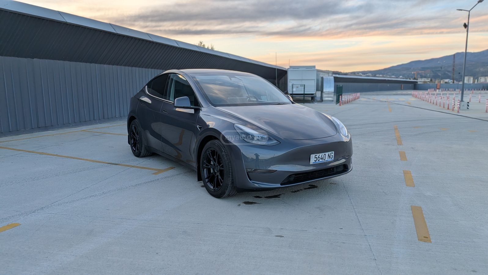 Tesla Model Y - фото 7