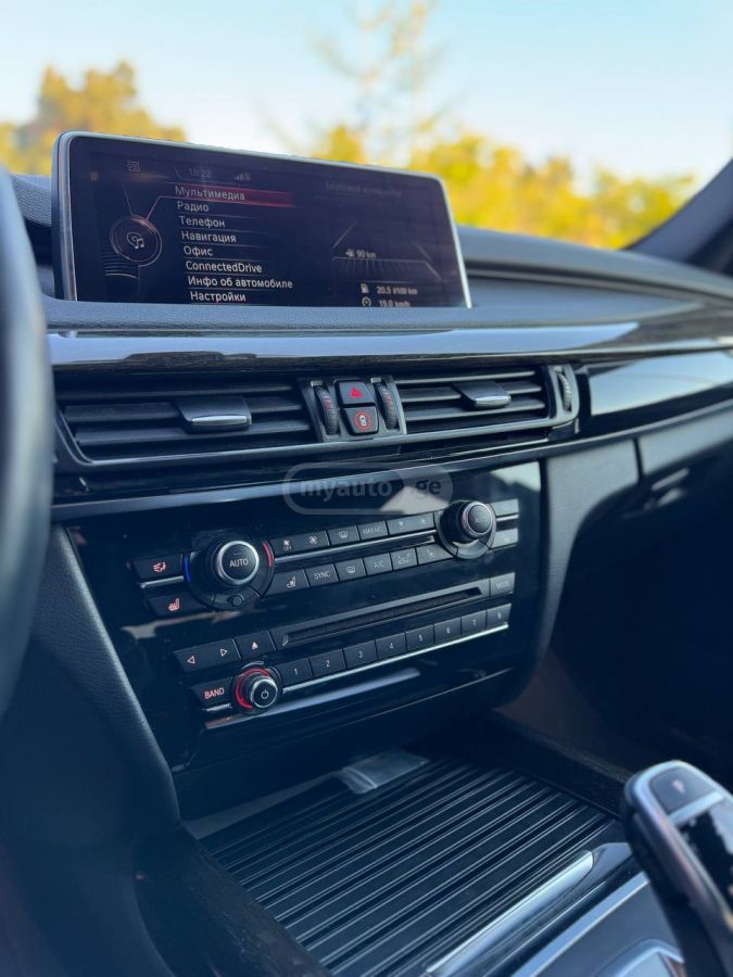 BMW X5 - фото 10