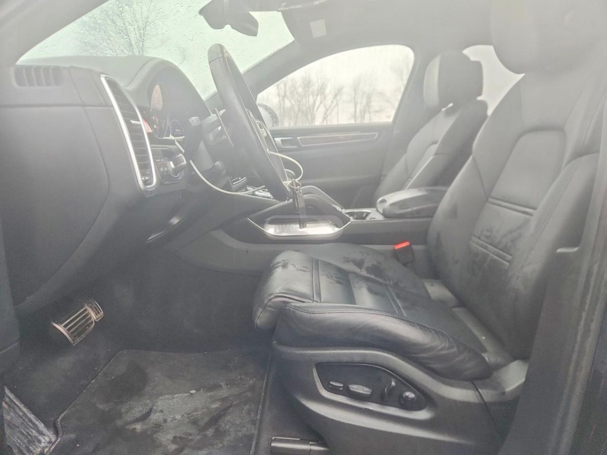 Porsche Cayenne 2023 — миниатюра 7