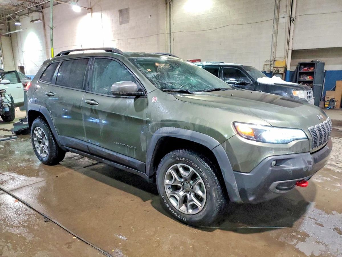 Jeep Cherokee - фото 4