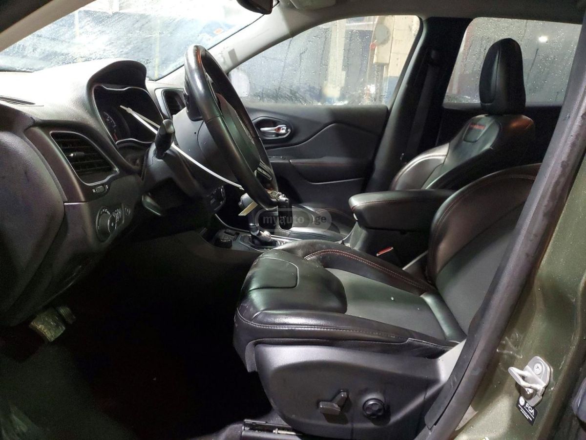 Jeep Cherokee - фото 7