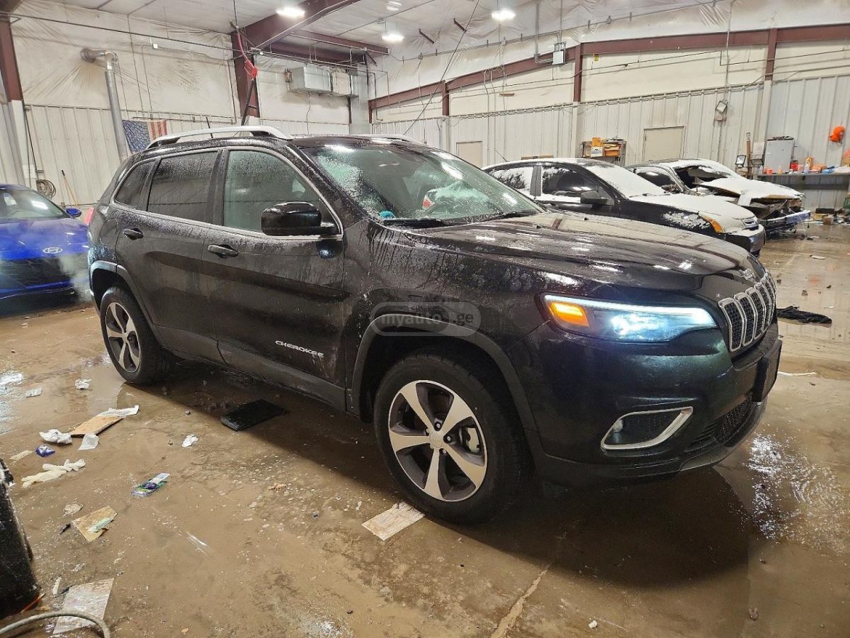 Jeep Cherokee - фото 4