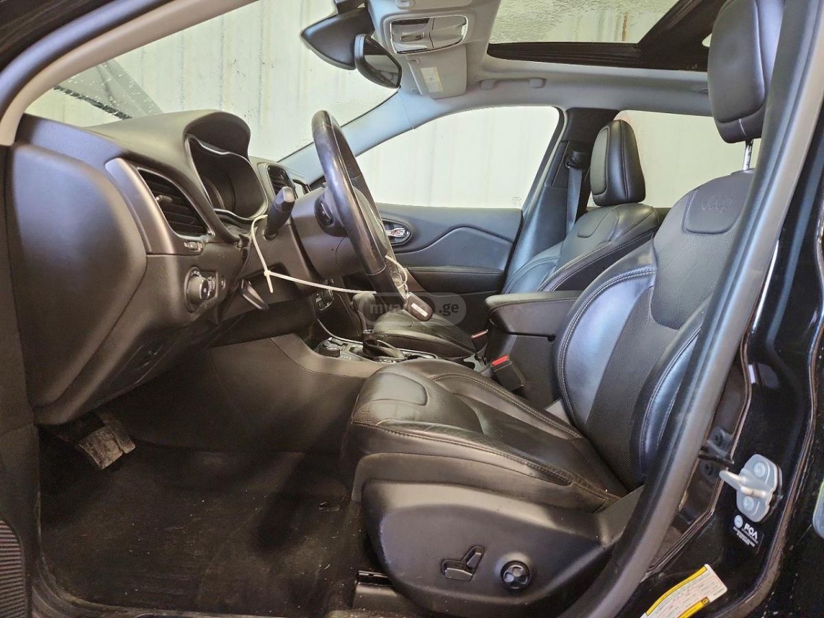 Jeep Cherokee - фото 7