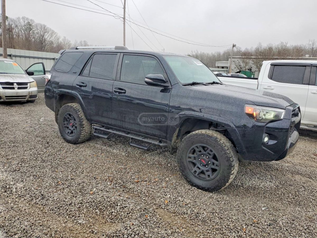 Toyota 4 Runner - фото 4