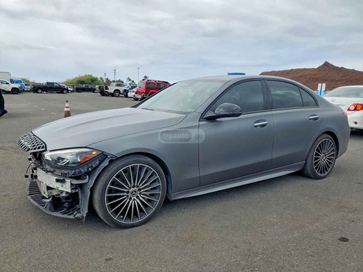 Mercedes-Benz C 300 - фото 1