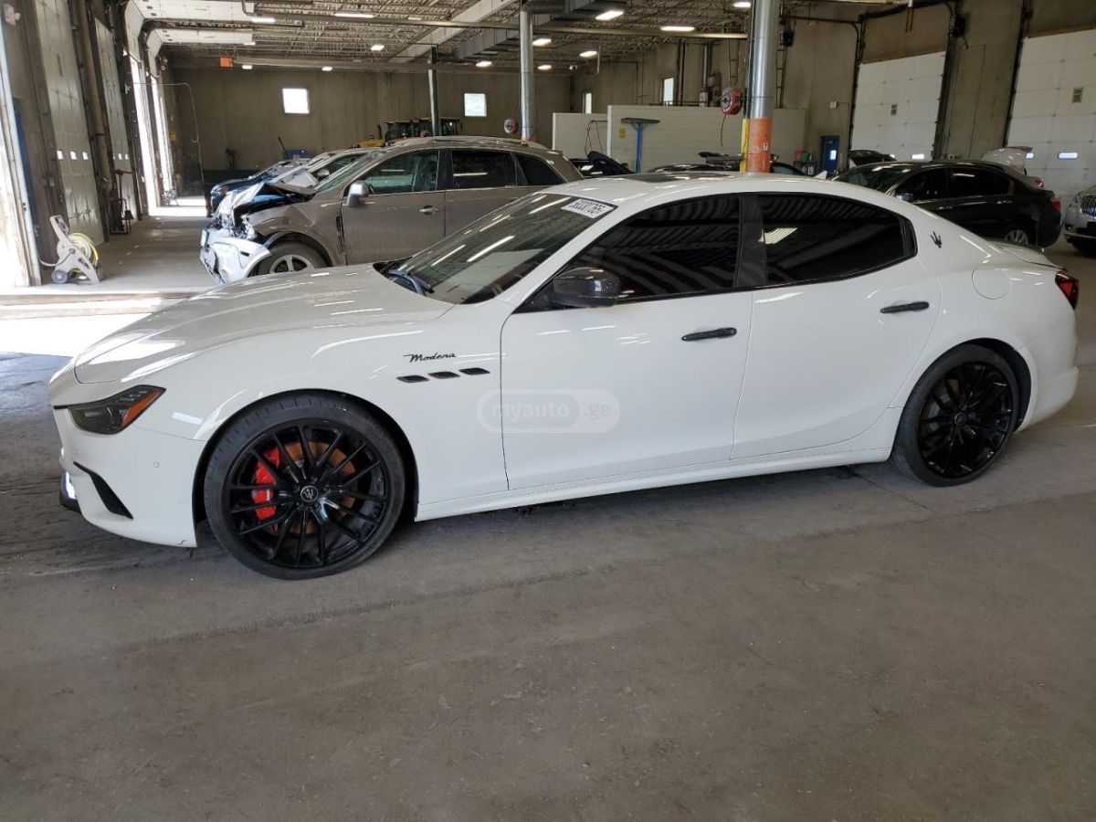 Maserati Ghibli 2023 — миниатюра 1
