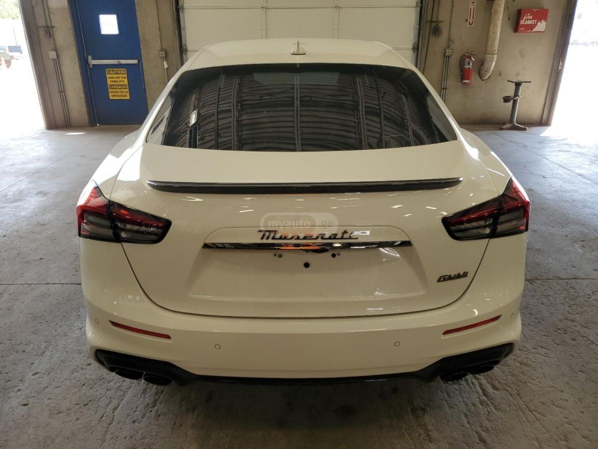 Maserati Ghibli 2023 — миниатюра 5