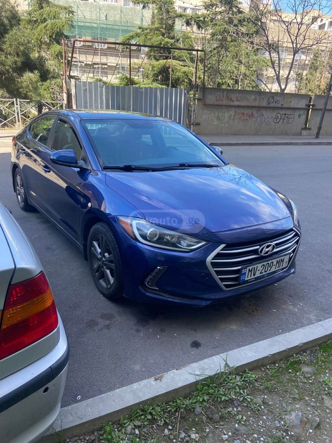 Hyundai Elantra - фото 3