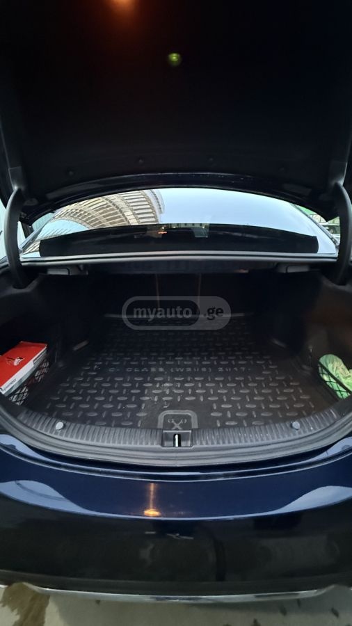 Mercedes-Benz C 300 - фото 13