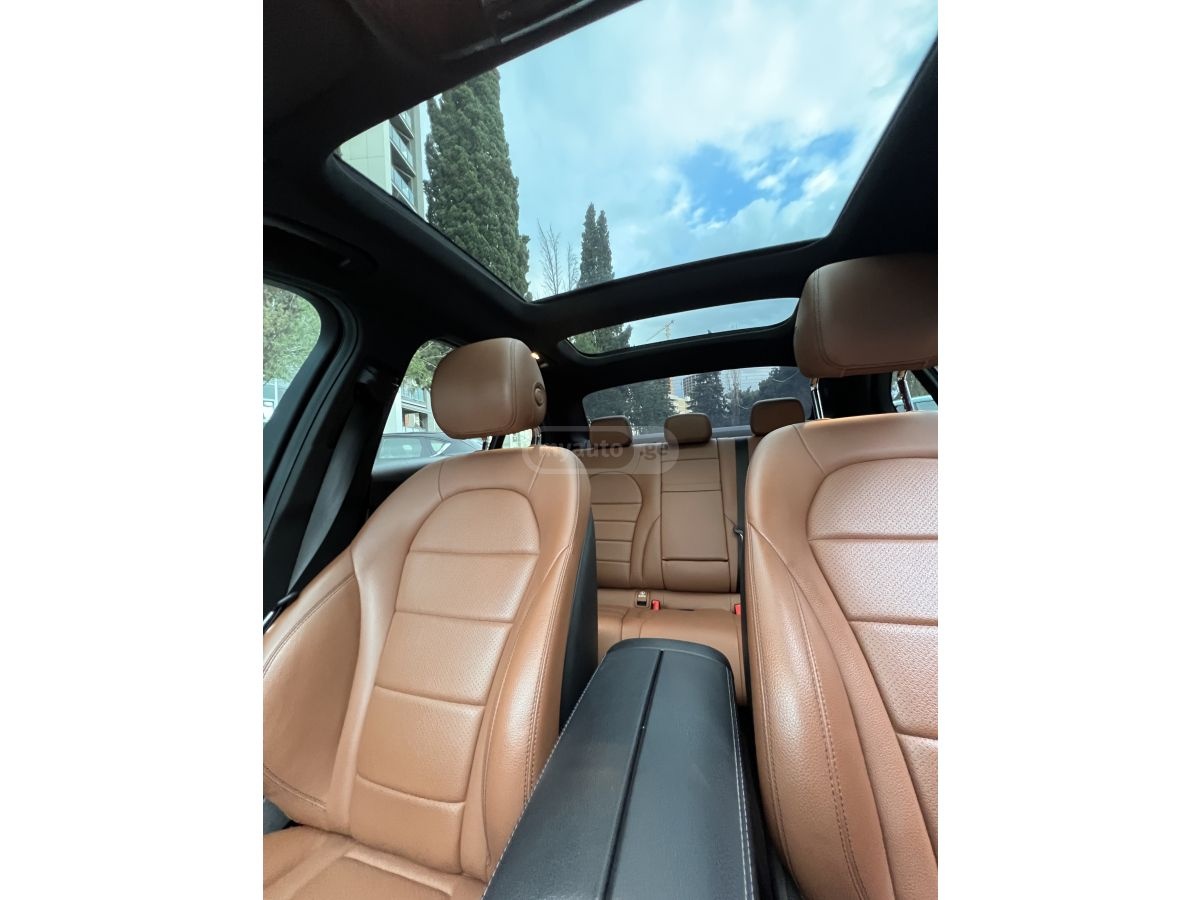 Mercedes-Benz C 300 - фото 9