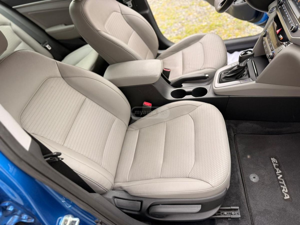 Hyundai Elantra - фото 12