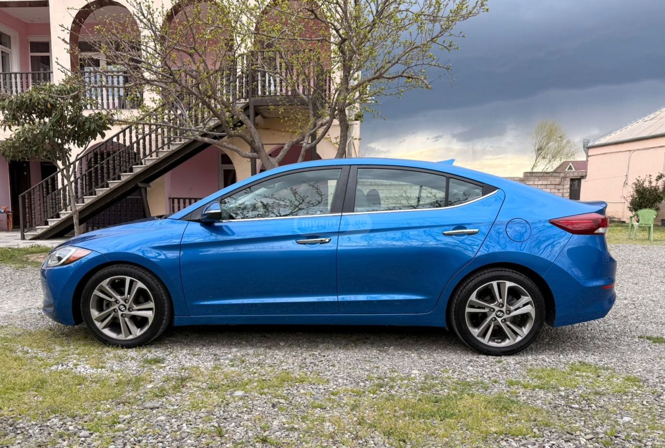 Hyundai Elantra - фото 5