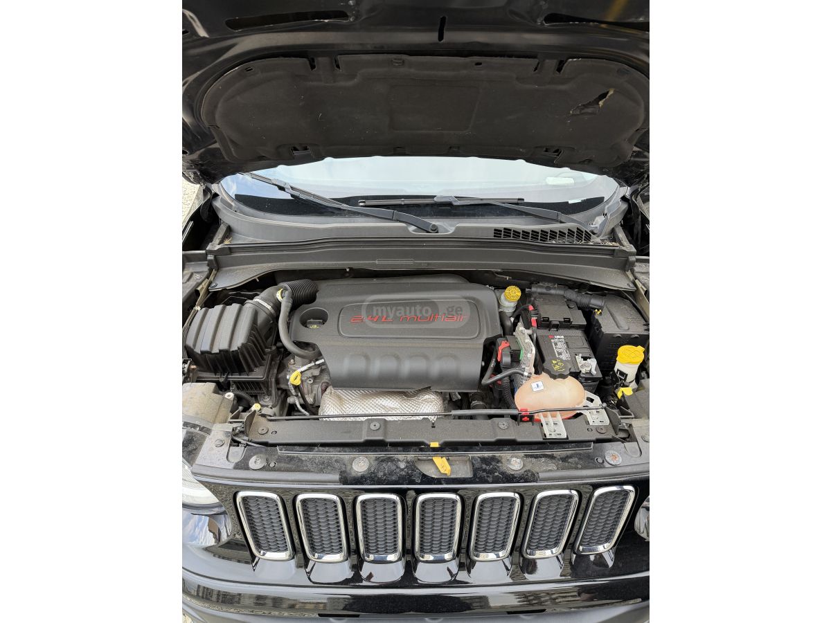 Jeep Renegade - фото 11