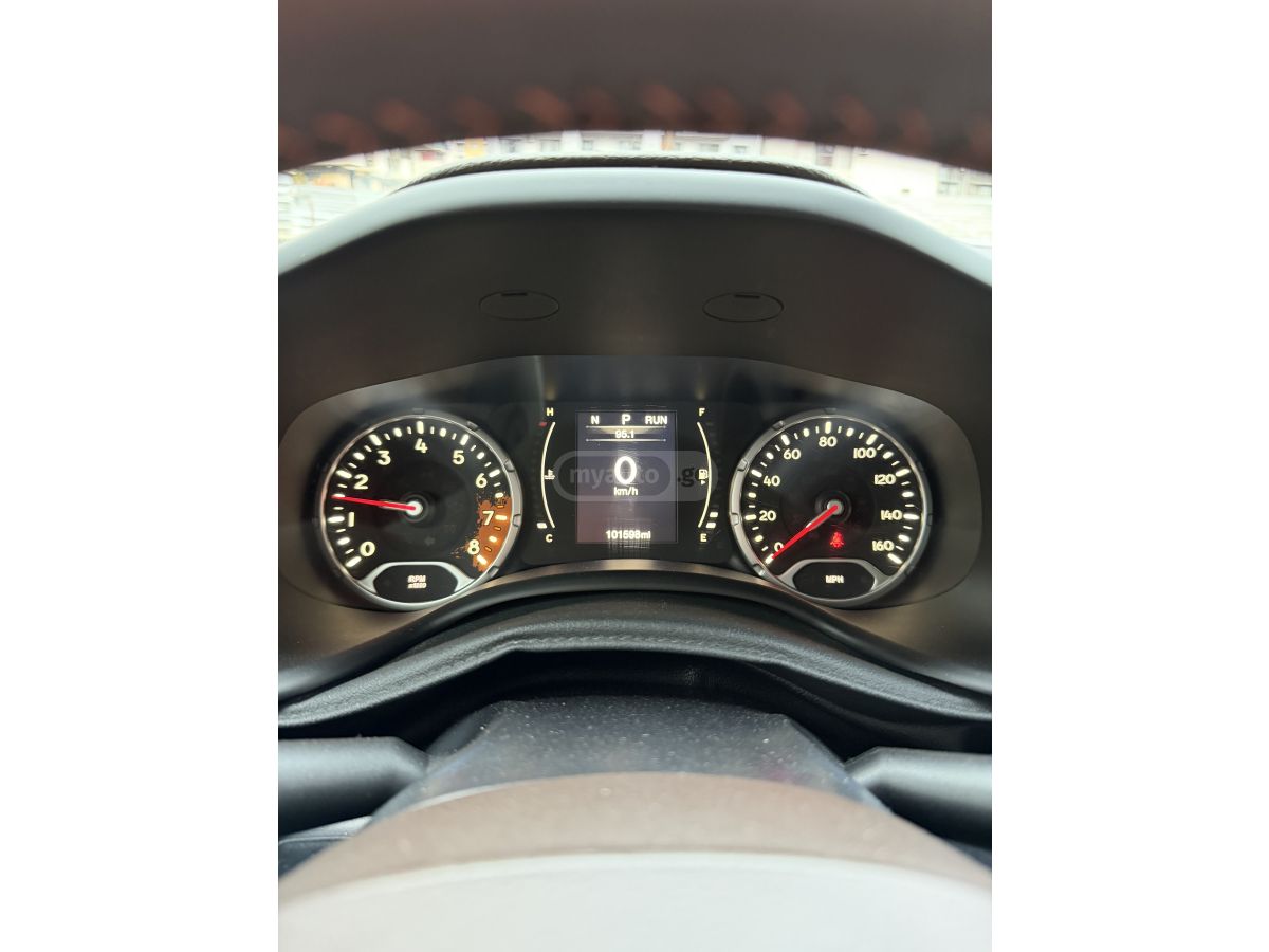 Jeep Renegade - фото 12