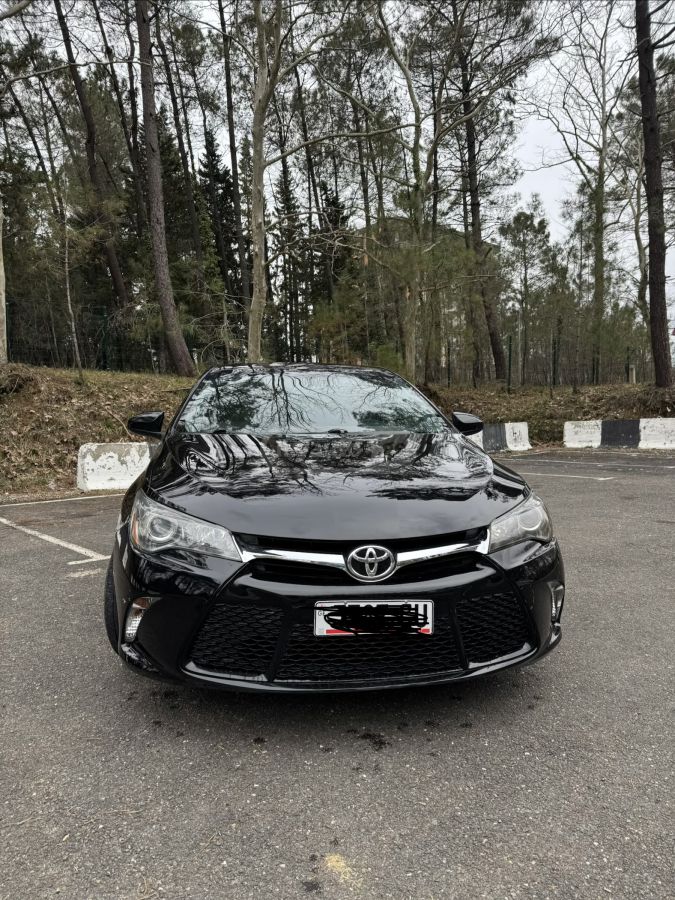 Toyota Camry - фото 1
