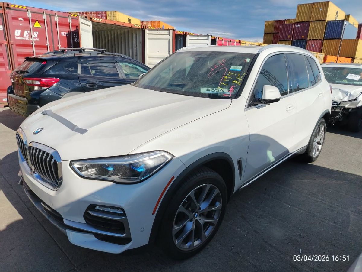 BMW X5 - фото 1