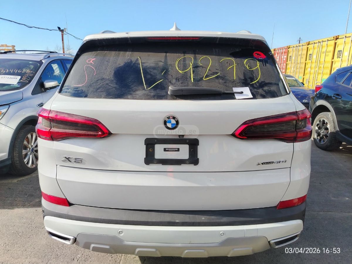 BMW X5 - фото 6