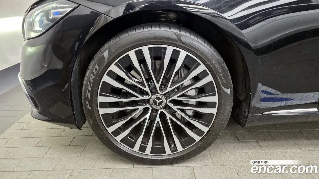 Mercedes-Benz 600 2022 — миниатюра 5