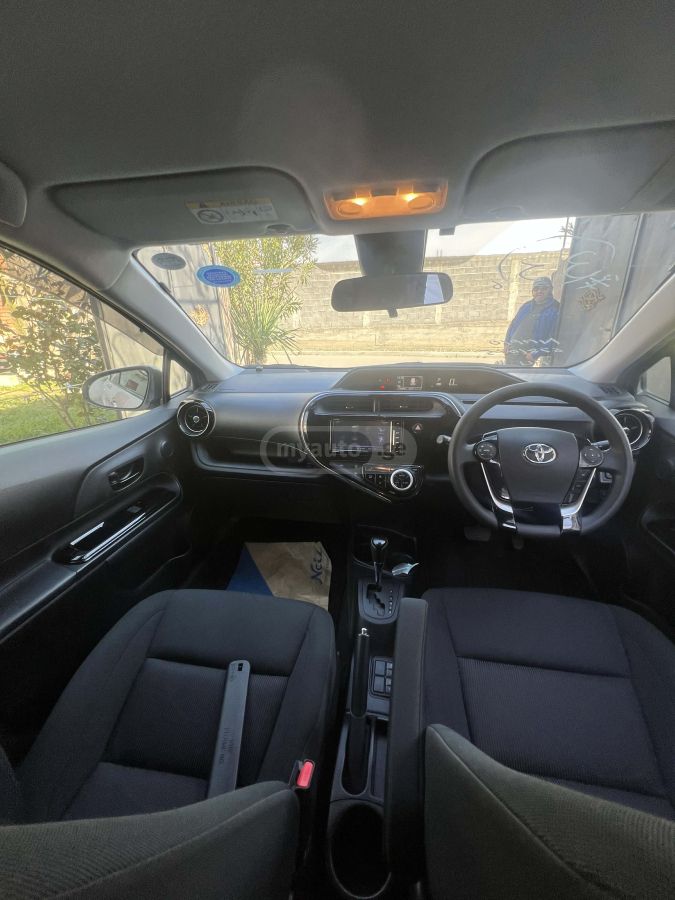 Toyota Aqua - фото 7