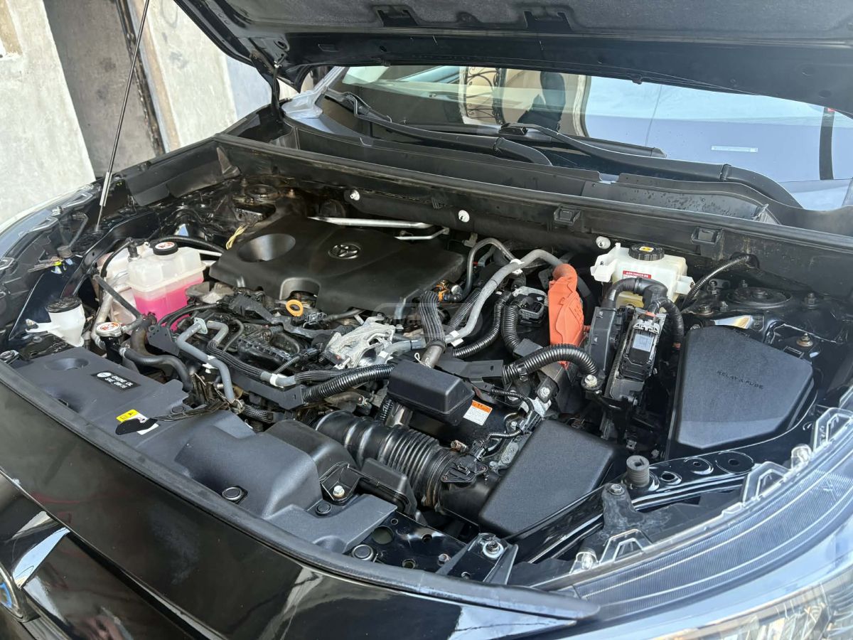 Toyota RAV 4 - фото 4