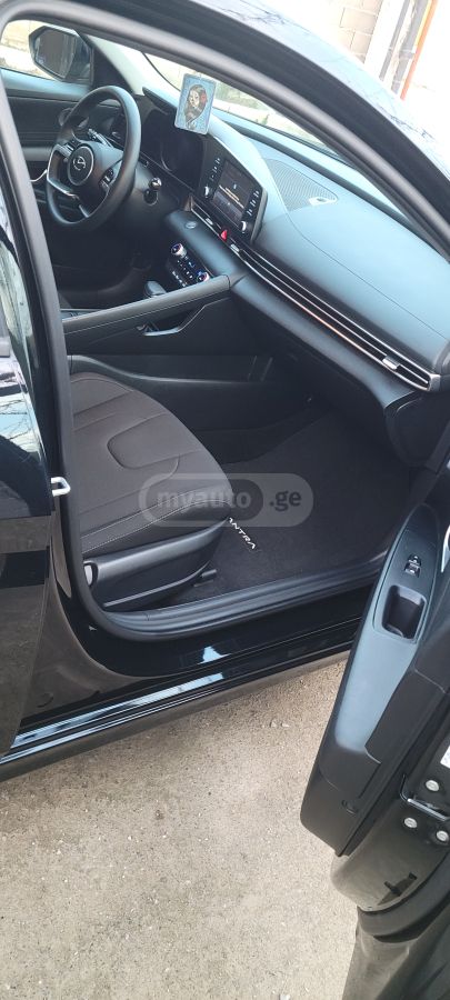 Hyundai SE 4dr Sedan CVT — миниатюра 4