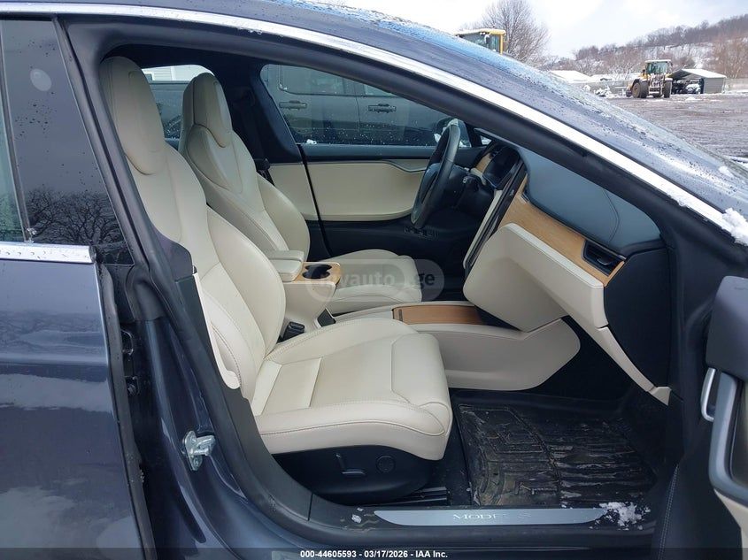 Tesla Model S - фото 5