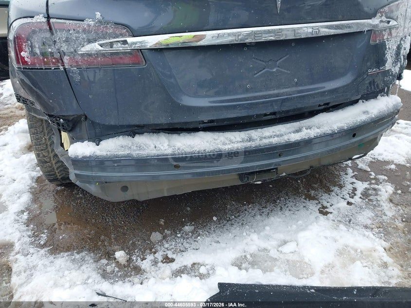 Tesla Model S - фото 6