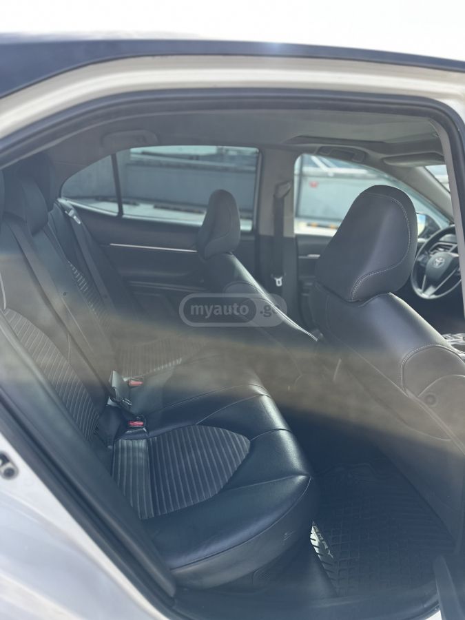 Toyota Camry - фото 14