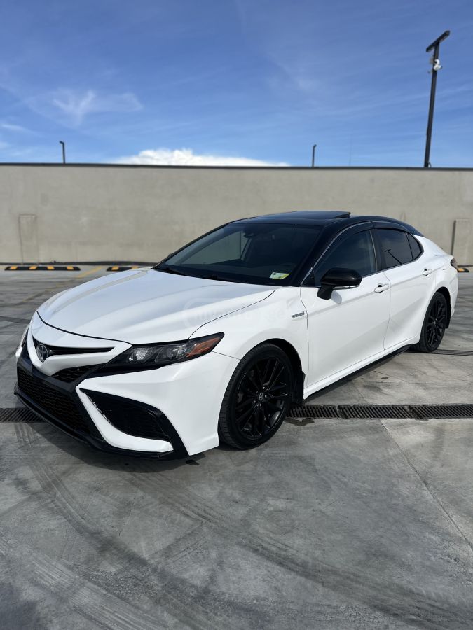 Toyota Camry - фото 2