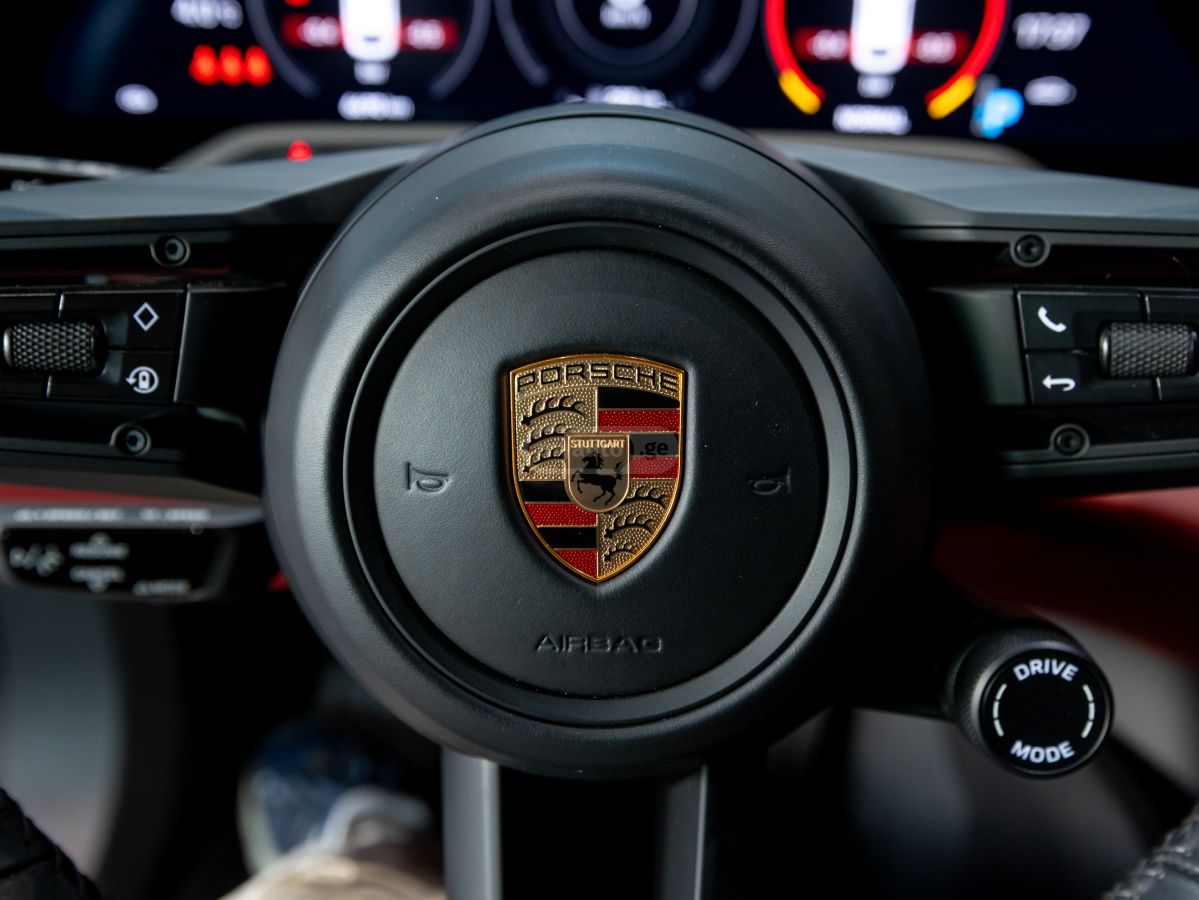 Porsche Taycan 4 S 2023 — миниатюра 15