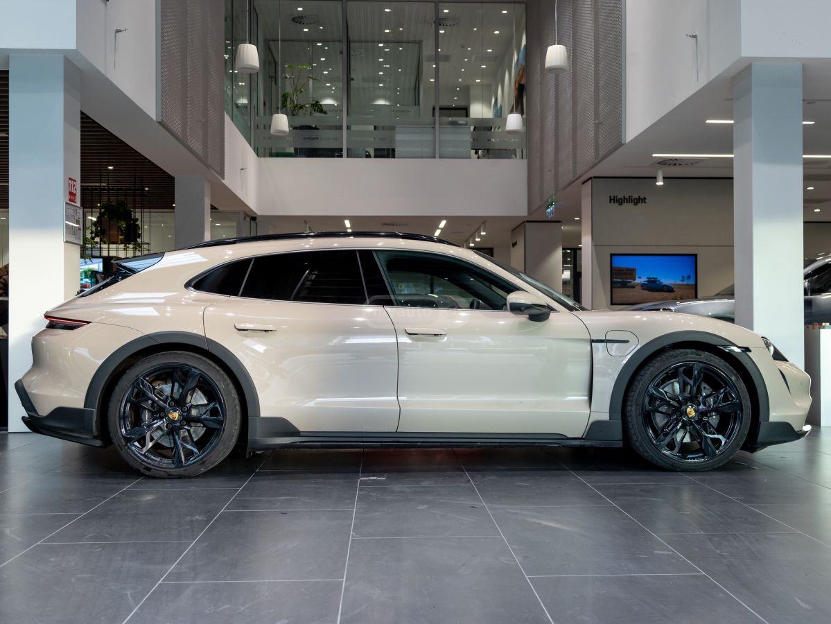 Porsche Taycan 4 S 2023 — миниатюра 4