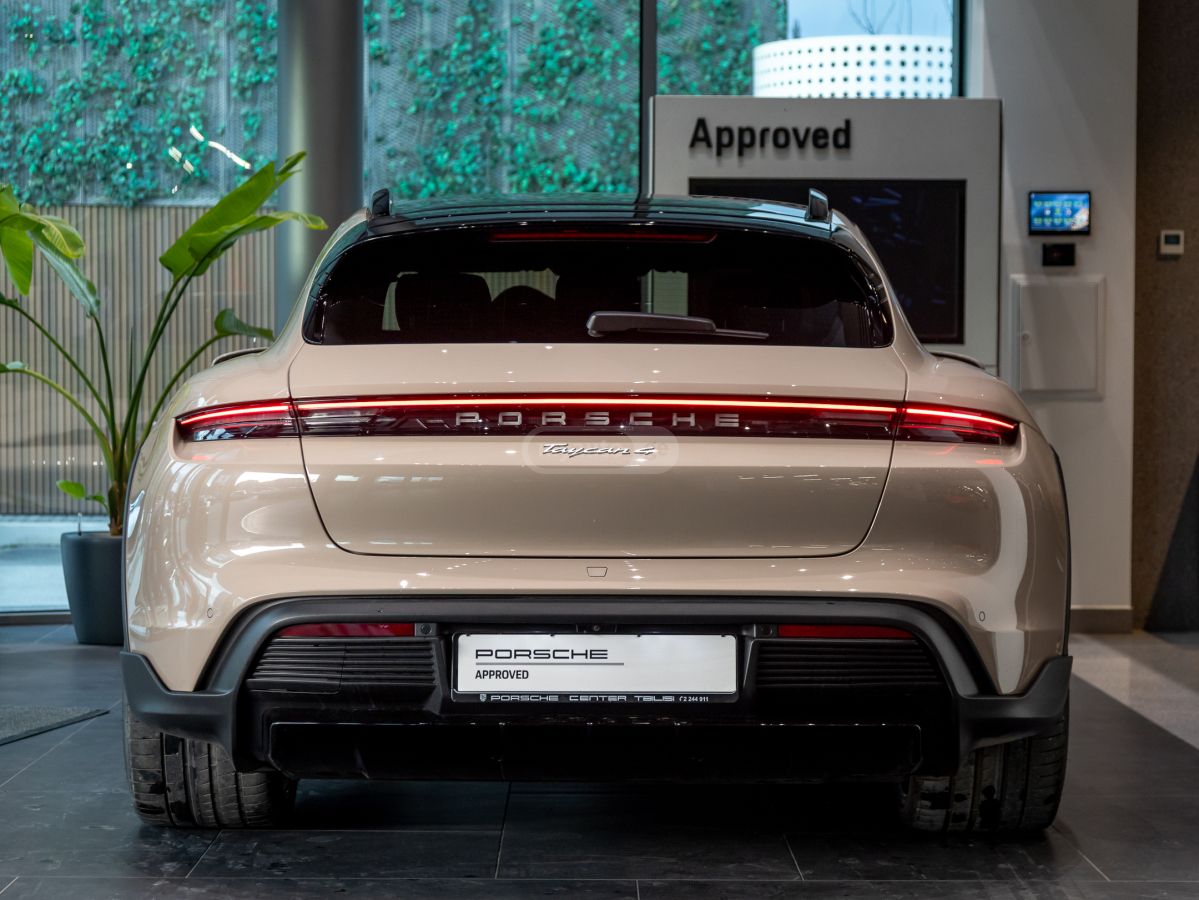 Porsche Taycan 4 S 2023 — миниатюра 5