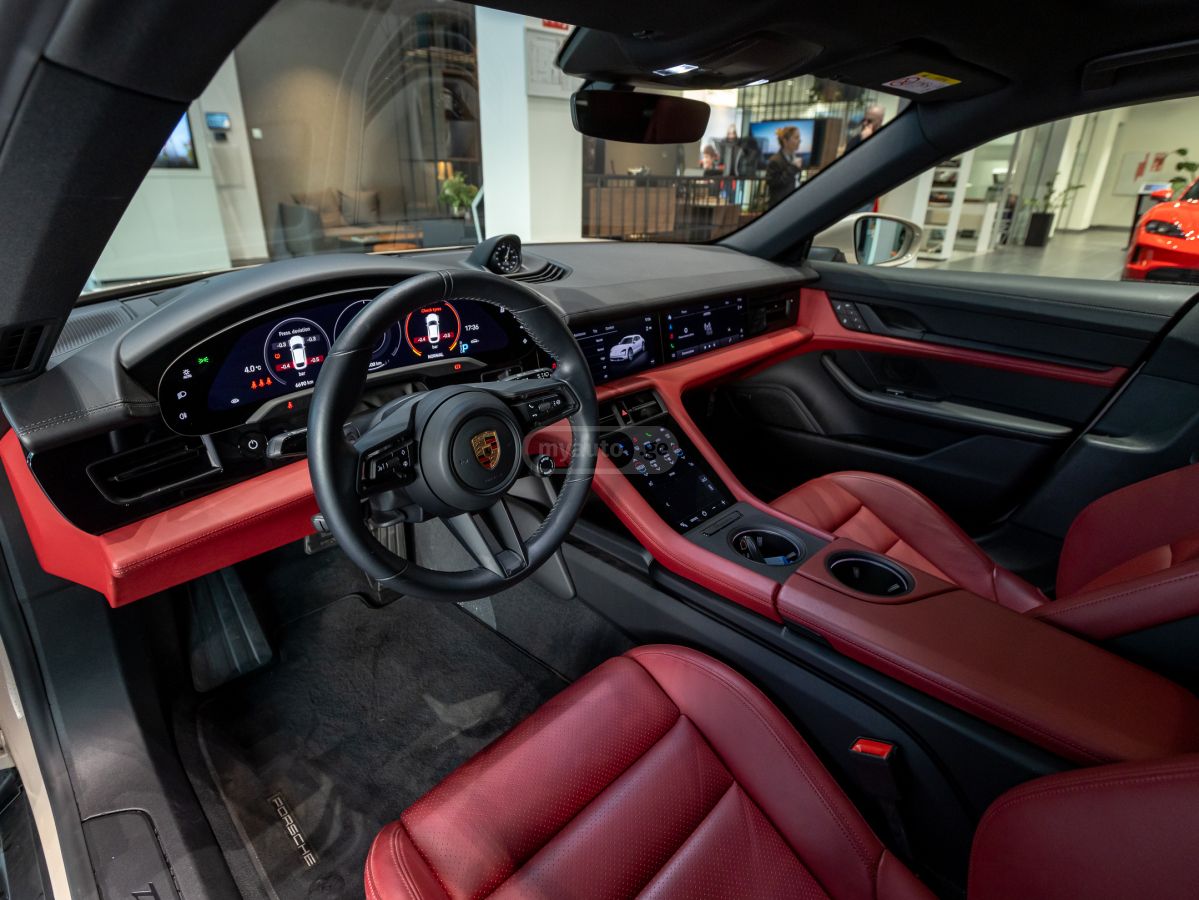 Porsche Taycan 4 S 2023 — миниатюра 9