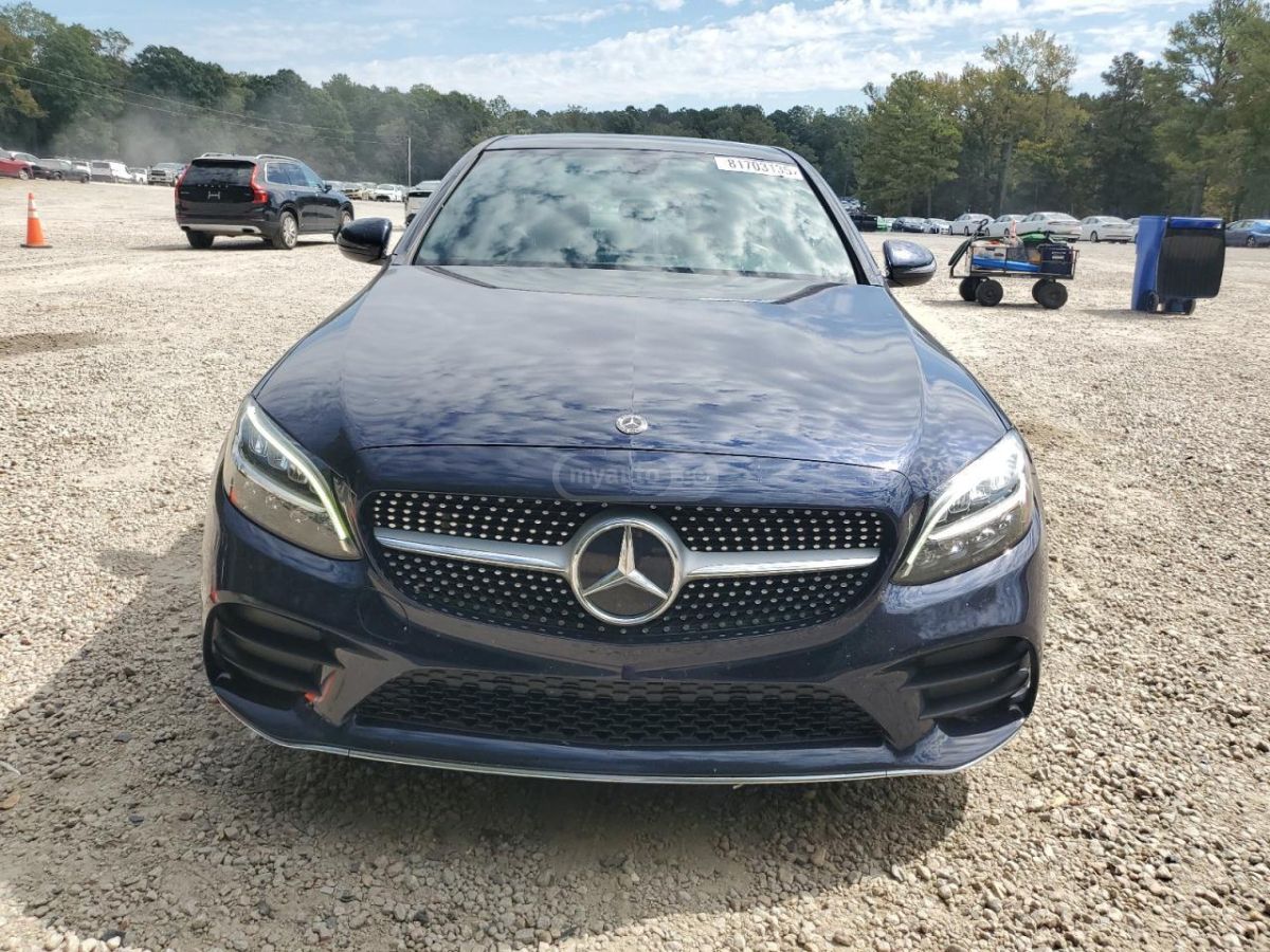 Mercedes-Benz C 300 - фото 1