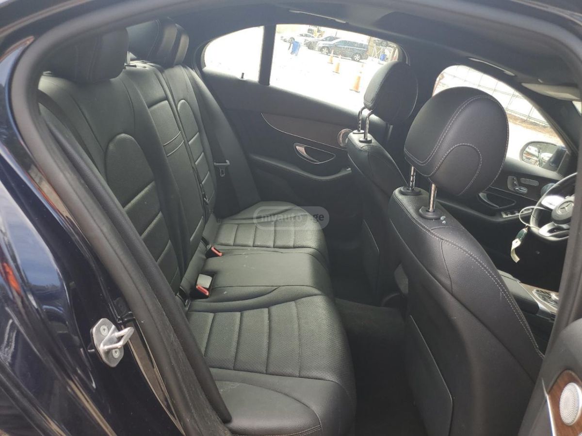 Mercedes-Benz C 300 - фото 4