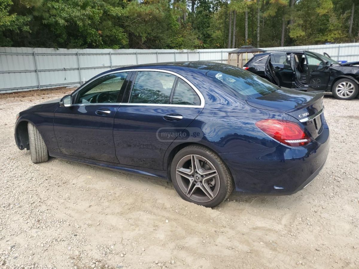 Mercedes-Benz C 300 - фото 9